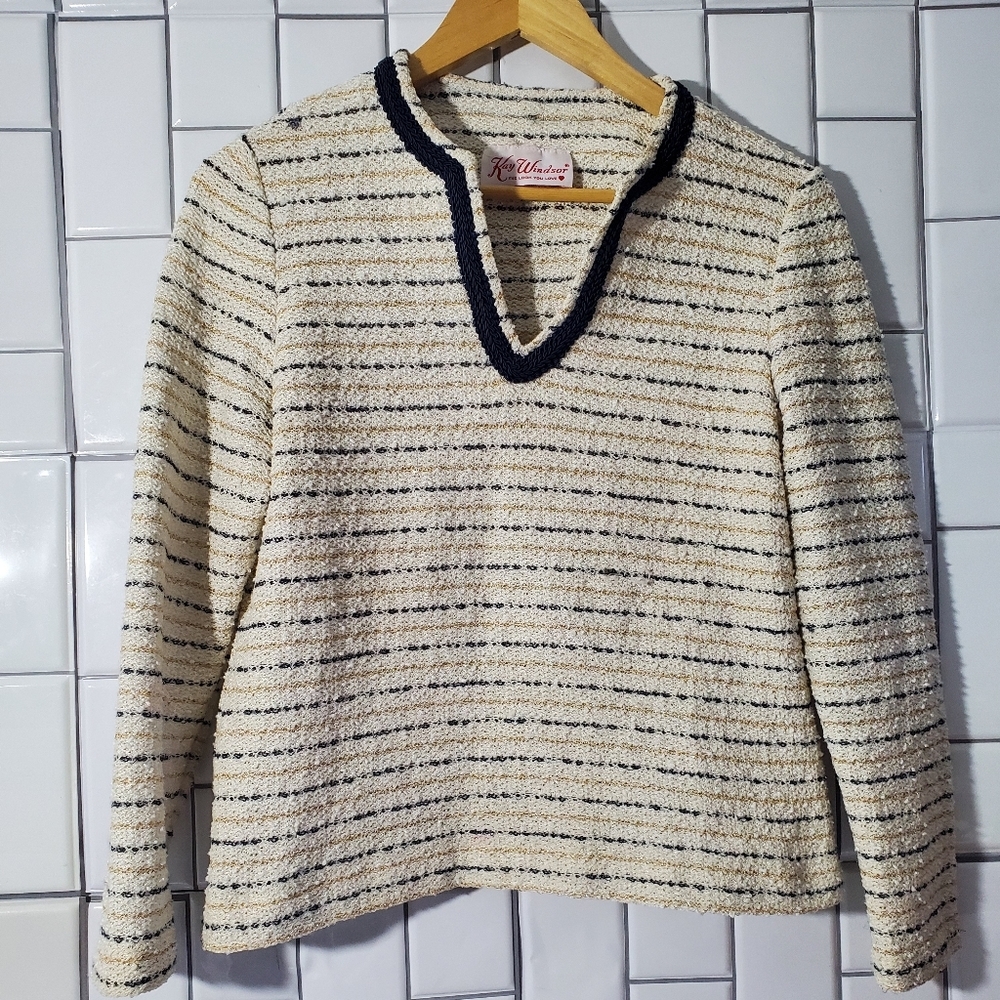 Vintage KAY WINDSOR  Medium Weight Knit V-neck Top